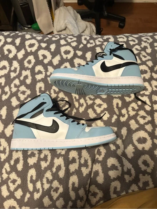 Jordan 1 UNC